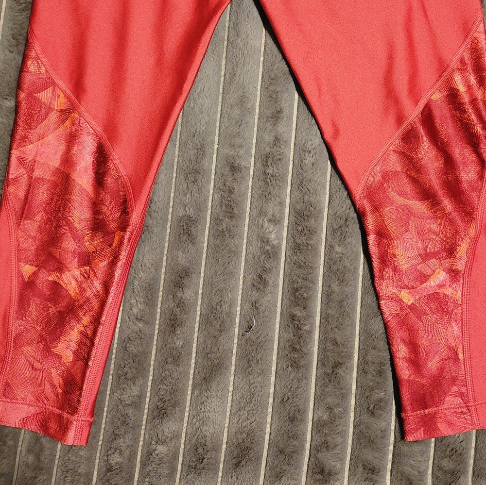 UNDER ARMOUR SPORTS WEAR